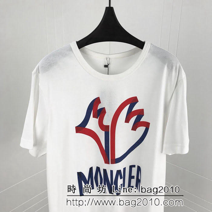 MONCLER蒙口 19ss早春新款 最新logo印花系列 袖口最新笑臉貼章 白色男款短袖 ydi2399